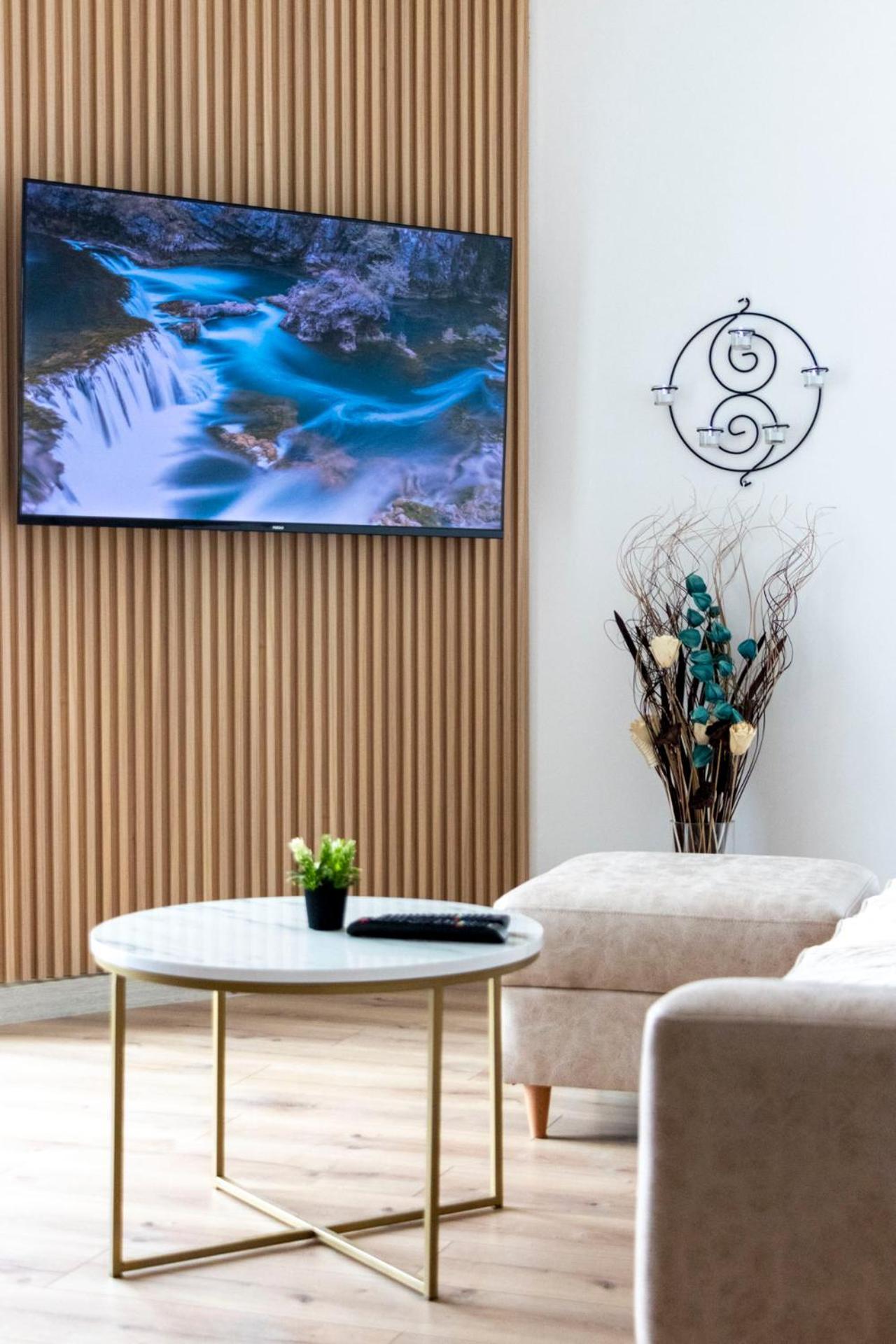 Luxury Condos On 18Th, 3Rd, 5Th Floor With Pool, Fitness, Parking Included Скопье Экстерьер фото