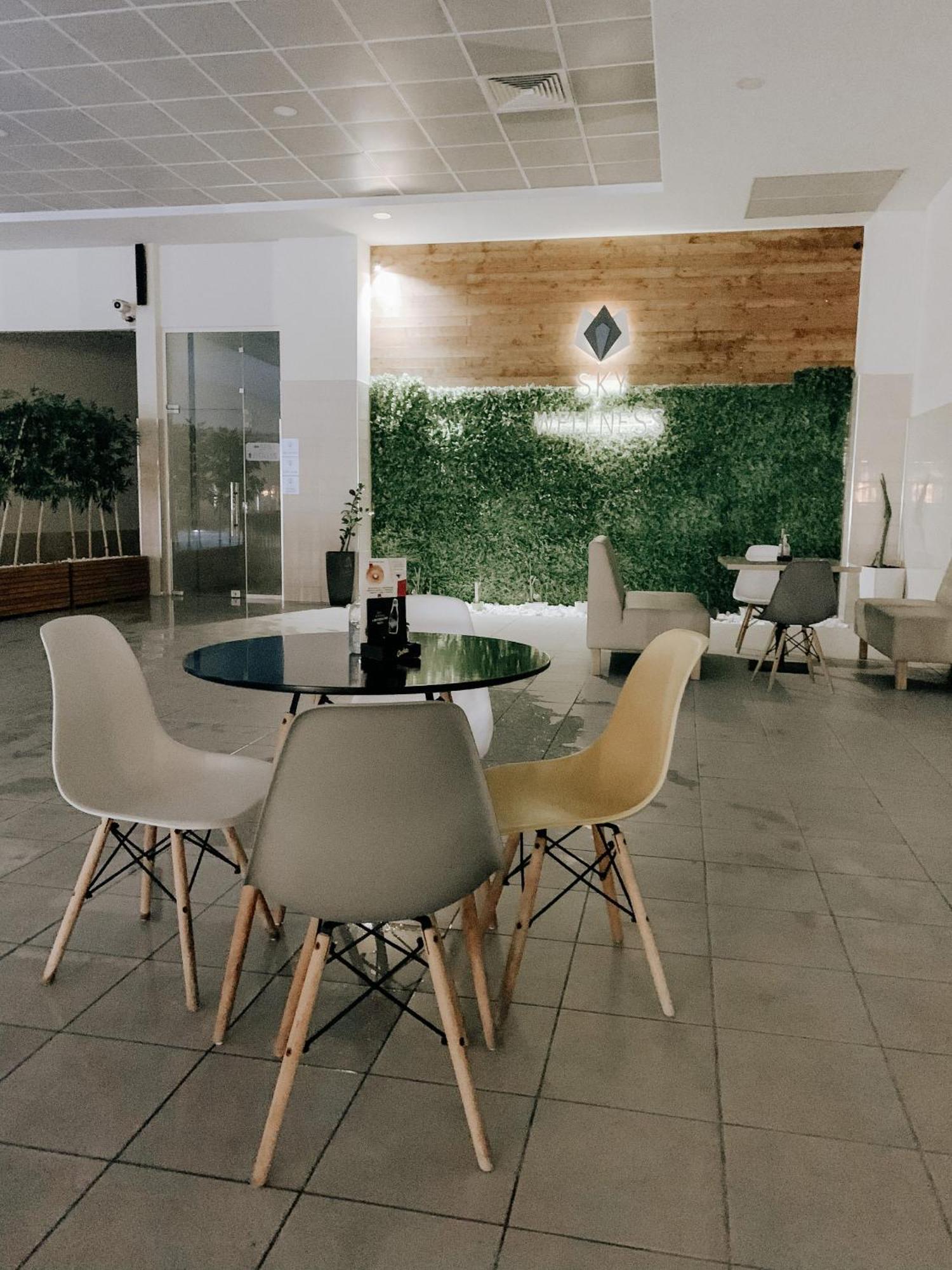Luxury Condos On 18Th, 3Rd, 5Th Floor With Pool, Fitness, Parking Included Скопье Экстерьер фото